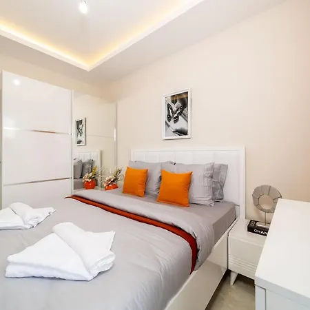 アパート Pleasant Flat Within 5 Min To The Beach With Balcony In アランヤ